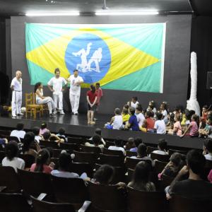 Imagem da notícia Mês da Consciência Negra: Alunos das EMEFs visitam Show da Consciência no Cinema Municipal - FOTOS