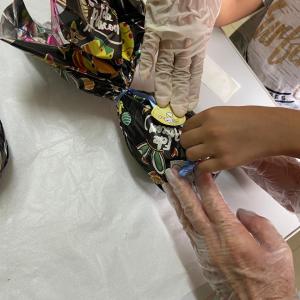 Imagem da notícia AMBULATÓRIO DE ATENDIMENTO MULTIDISCIPLINAR PROMOVE OFICINA DE OVOS DE PÁSCOA