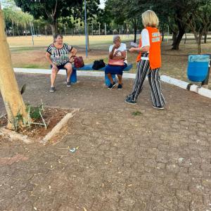 Imagem da notícia COMBATE À DENGUE - PANFLETAGEM E ORIENTAÇÃO EM PONTOS ESTRATÉGICOS