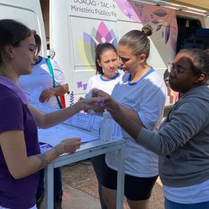 Imagem da notícia LEI MARIA DA PENHA ITINERANTE CONTEMPLA TRABALHADORES DE INDÚSTRIA DE CALÇADOS
