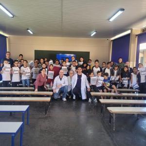 Imagem da notícia NAS ESCOLAS CRIANÇAS APRENDEM SOBRE IMPORTÂNCIA DA VACINAÇÃO