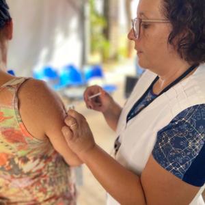 Imagem da notícia 'DIA D' DE VACINAÇÃO CONTRA PARALISIA INFANTIL É SUCESSO