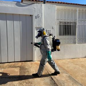 Imagem da notícia COMBATE À DENGUE - NEBULIZAÇÃO COSTAL NA VILA ALVES