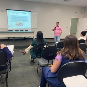 Imagem da notícia PROFISSIONAIS DA SAÚDE FAZEM CAPACITAÇÃO PARA TESTES RÁPIDOS DE DOENÇAS