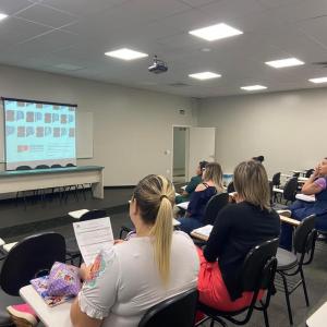 Imagem da notícia PROFISSIONAIS DA SAÚDE FAZEM CAPACITAÇÃO PARA TESTES RÁPIDOS DE DOENÇAS