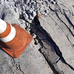 Imagem da notícia ATENÇÃO CONDUTORES DE VEÍCULOS E PEDESTRES: PONTE NA MAJOR ESTÁ SINALIZADA