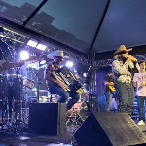 Imagem da notícia FESTIVAL DE INVERNO - FIM DE SEMANA DE SOM E PÚBLICO NA ESTAÇÃO FERROVIÁRIA