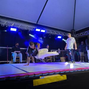 Imagem da notícia FESTIVAL DE INVERNO - FIM DE SEMANA DE SOM E PÚBLICO NA ESTAÇÃO FERROVIÁRIA