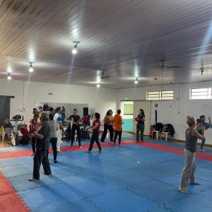 Imagem da notícia MULHERES COMEÇAM AULAS GRATUITAS DE DEFESA PESSOAL