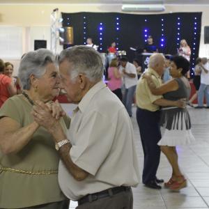 Imagem da notícia Semana do Idoso tem programação promovida pelo Fundo Social - Chá Dançante - FOTOS