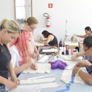 Imagem da notícia Workshop de Conserto e Reforma, primeira turma - FOTOS