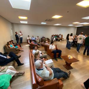 Imagem da notícia PREFEITO E VICE-PREFEITA TOMAM POSSE