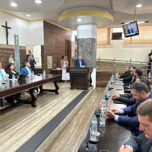 Imagem da notícia PREFEITO E VICE-PREFEITA TOMAM POSSE