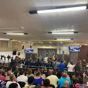 Imagem da notícia PREFEITO E VICE-PREFEITA TOMAM POSSE