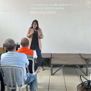 Imagem da notícia TREINAMENTO PÕE EM FOCO O DESAFIO DE INCÊNDIOS EM VEÍCULOS ELETRIFICADOS