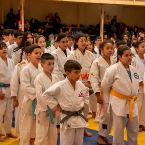 Imagem da notícia JUDOCAS DÃO SHOW NA II COPA DAS CEREJEIRAS E TRAZEM TROFÉU PARA CASA