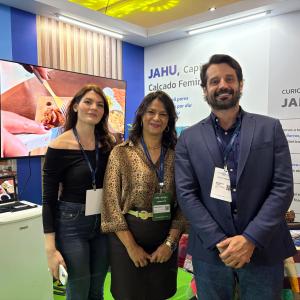 Imagem da notícia AUTORIDADES VISITAM STAND DE JAHU NO CONEXIDADES