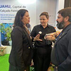 Imagem da notícia CALÇADOS E ARTESANATO DE JAHU SÃO DESTAQUE NO CONEXIDADES