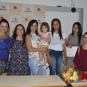 Imagem da notícia Formatura Escola de Beleza: 1ª Turma de manicure e pedicure