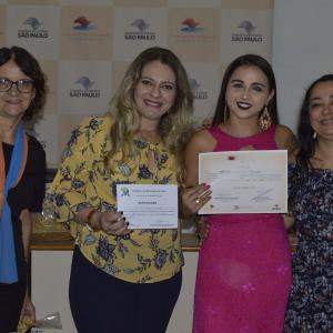 Imagem da notícia Formatura Escola de Beleza: 1ª Turma de manicure e pedicure