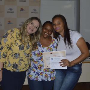 Imagem da notícia Formatura Escola de Beleza: 1ª Turma de manicure e pedicure