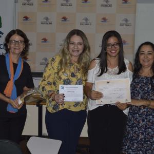 Imagem da notícia Formatura Escola de Beleza: 1ª Turma de manicure e pedicure