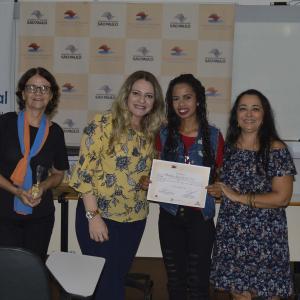 Imagem da notícia Formatura Escola de Beleza: 1ª Turma de manicure e pedicure