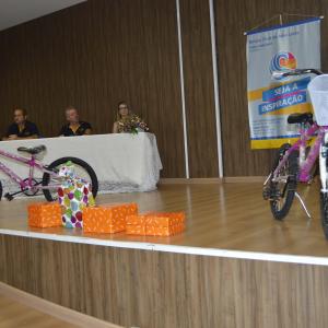 Imagem da notícia Secretaria de Educação e Rotary Leste premiam vencedores da campanha de arrecadação de óleo de cozinha usado e de lacres de latas de bebidas