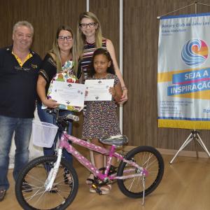 Imagem da notícia Secretaria de Educação e Rotary Leste premiam vencedores da campanha de arrecadação de óleo de cozinha usado e de lacres de latas de bebidas