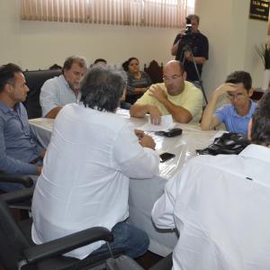 Imagem da notícia Comissão Especial se reúne com vereadores