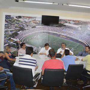 Imagem da notícia Comissão Especial se reúne com vereadores