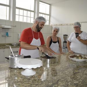 Imagem da notícia Curso de Trufas e Torta Holandesa 1ª turma - FOTOS