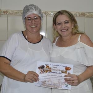 Imagem da notícia Curso de Trufas e Torta Holandesa 1ª turma - FOTOS