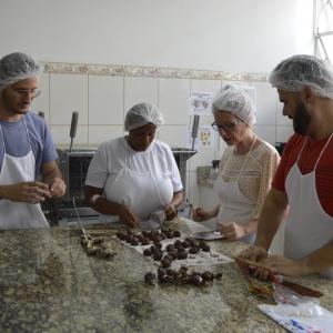 Imagem da notícia Curso de Trufas e Torta Holandesa 1ª turma - FOTOS