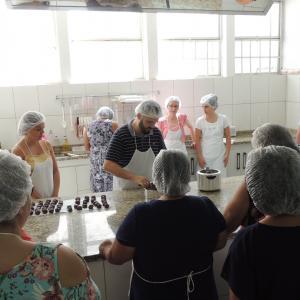 Imagem da notícia Curso de Trufas e Torta Holandesa 2ª turma - FOTOS