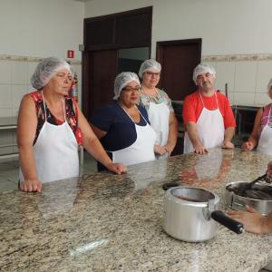 Imagem da notícia Curso de Trufas e Torta Holandesa 2ª turma - FOTOS