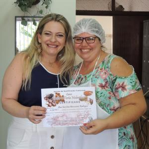 Imagem da notícia Curso de Trufas e Torta Holandesa 2ª turma - FOTOS