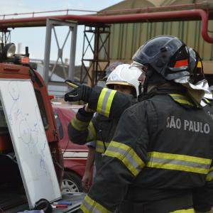Imagem da notícia Simulado de incêndio organizado pela Raízen conta com a participação do Corpo de Bombeiros e SAMU
