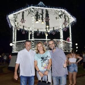 Imagem da notícia Abertura da Programação de Natal com a inauguração da Iluminação na Praça da República - FOTOS