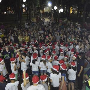 Imagem da notícia Abertura da Programação de Natal com a inauguração da Iluminação na Praça da República - FOTOS