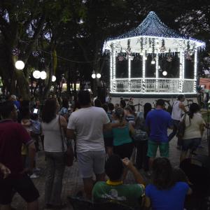 Imagem da notícia Abertura da Programação de Natal com a inauguração da Iluminação na Praça da República - FOTOS