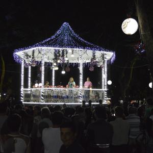 Imagem da notícia Abertura da Programação de Natal com a inauguração da Iluminação na Praça da República - FOTOS