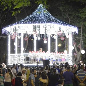 Imagem da notícia Abertura da Programação de Natal com a inauguração da Iluminação na Praça da República - FOTOS