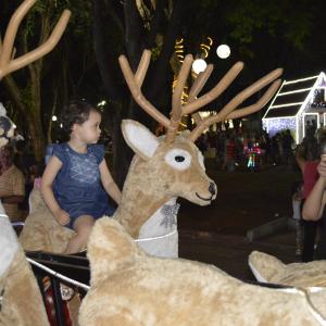 Imagem da notícia Natal: Casinha do Papai Noel e Pagode Gospel com o Grupo Só Prá Deus - FOTOS