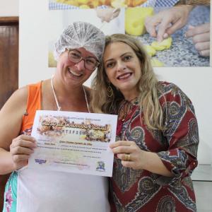 Imagem da notícia Fundo Social faz curso de Colomba Pascal - FOTOS Turma A
