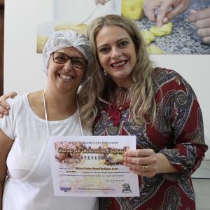 Imagem da notícia Fundo Social faz curso de Colomba Pascal - FOTOS Turma A
