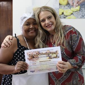 Imagem da notícia Fundo Social faz curso de Colomba Pascal - FOTOS Turma A