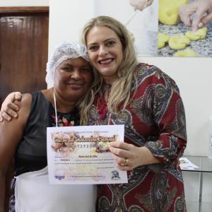 Imagem da notícia Fundo Social faz curso de Colomba Pascal - FOTOS Turma A