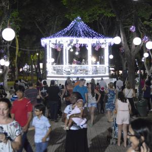 Imagem da notícia NATAL: Apresentação da Escola Toque Teclado e Casinha do Papai Noel - FOTOS