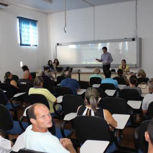 Imagem da notícia Prefeitura oferece curso da Vigilância Sanitária para ambulantes - FOTOS